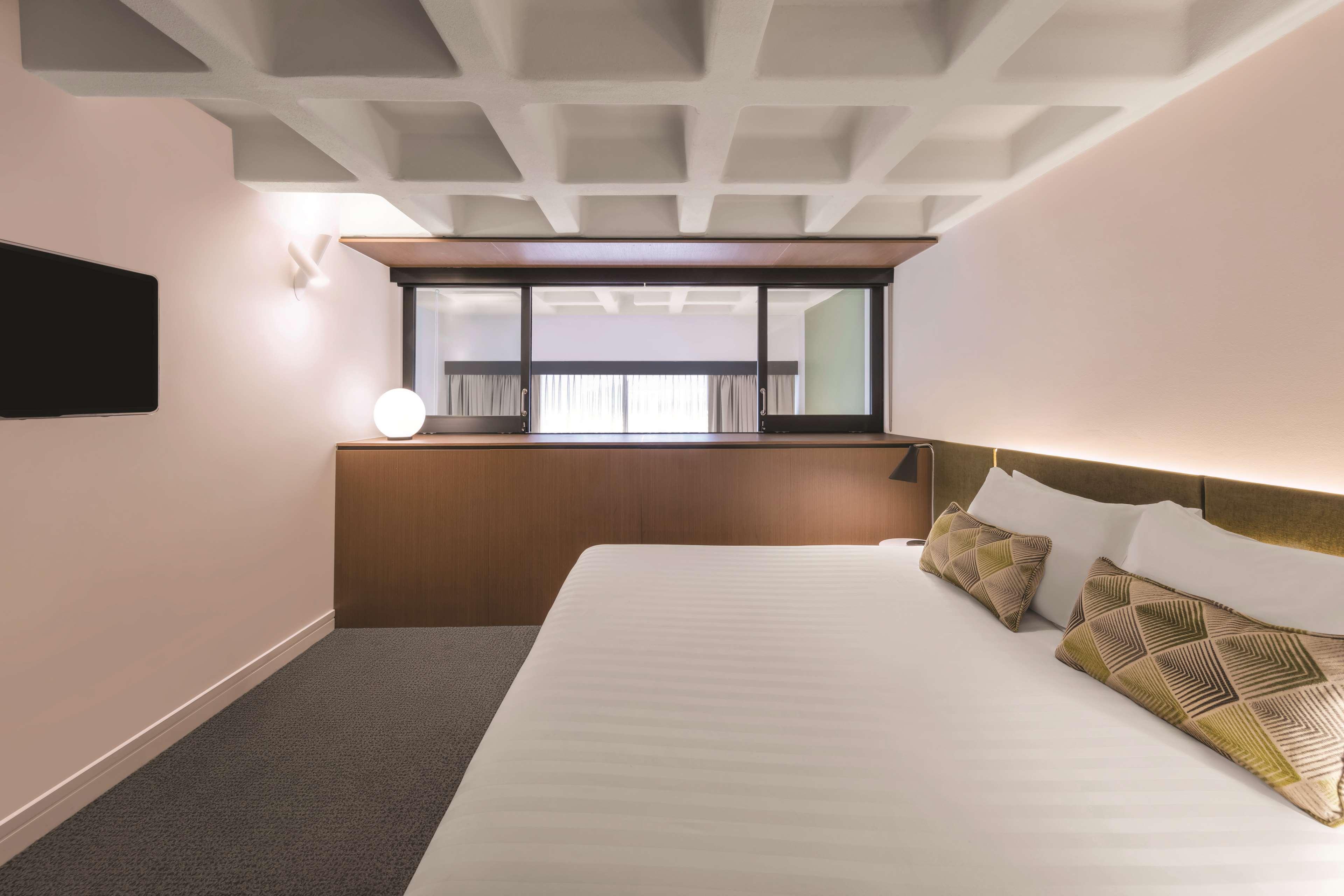 Adina Aparthotel 4*
